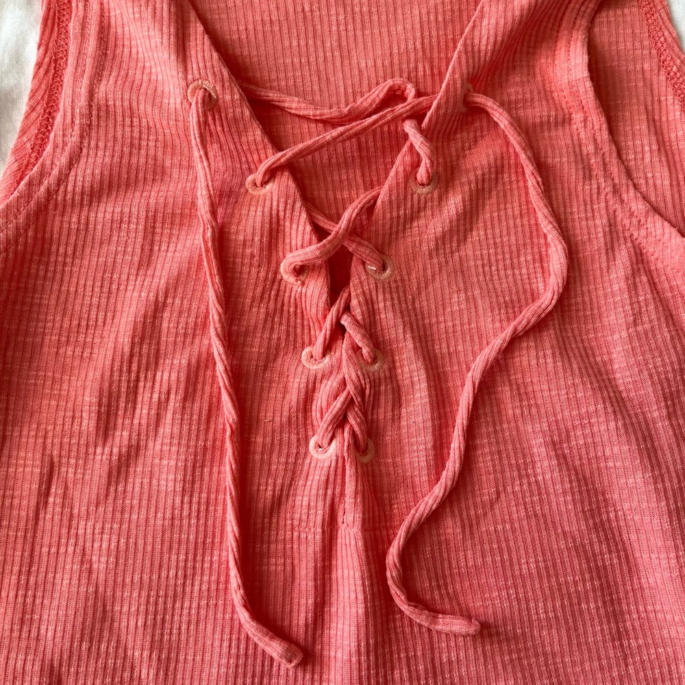GUESS Tank Top - Picture 2 of 4